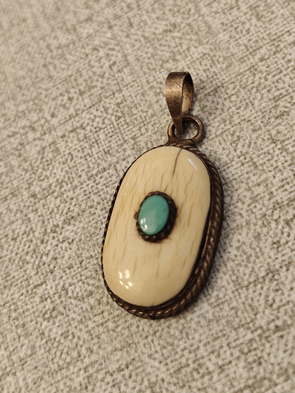 Old Southwestern Native American pendant - Picture 7 of 10